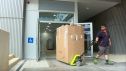Transporte de las piezas del acelerador lineal al interior del Hospital Universitario Obispo.