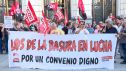 Concentración de los trabajadores de limpieza este jueves por la tarde en la plaza de España de Zaragoza.