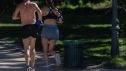 Corriendo por el parque.