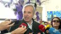 El presidente de Aragón, Jorge Azcón, en su visita al IES Vega del Turia en Teruel.