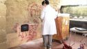 Alumnos de la Escuela de Conservación y Restauración de Bienes Culturales de Aragón actúan en la ermita de Salas, en Huesca
