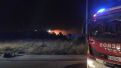 Los bomberos tratan de sofocar el fuego del Parque Tecnológico de Reciclado de Zaragoza