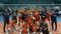 Jugadores y cuerpo técnico del Pamesa Teruel Voleibol celebrando el triunfo en Galicia