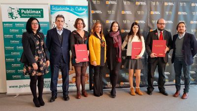 Foto de familia de los premiados