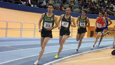 Toni Abadía durante los 3.000 metros del GP de Valencia.