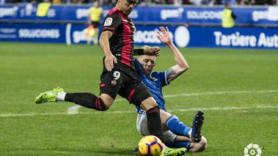 Linares en un partido frente al Real-Oviedo.