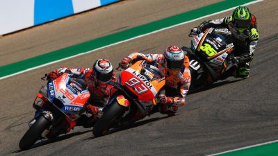 Lucha entre Márquez y Lorenzo en 2018.