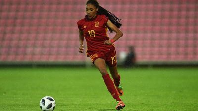 Salma Paralluelo vuelve a ser convocada por la Selección.
