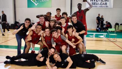 El Torrelodones conquistó con merecimiento el torneo HMY masculino.