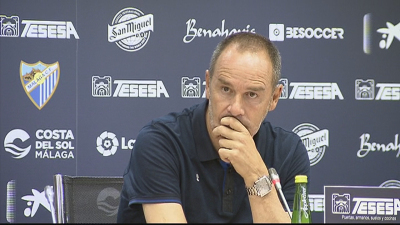 Víctor Fernández en la sala de prensa de La Rosaleda.