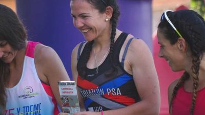 Ester Ruiz se ha llevado la VIII Copa Aragonesa de Triatlón Cros.