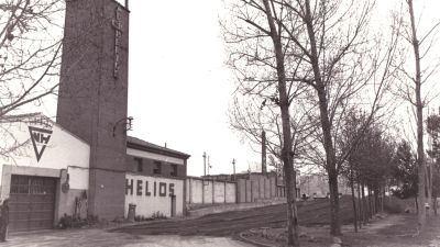 Imagen antigua de la entrada del Centro Natación Helios.