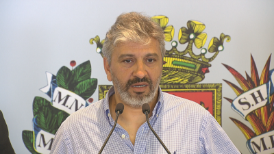 Nayim el día de la inauguración de su campus.