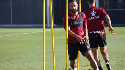 Ivi durante el entrenamiento de este jueves. Fuente: SD Huesca.