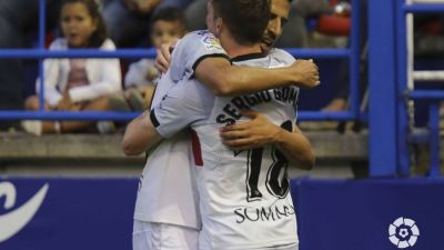 El Huesca celebra el gol de la victoria.