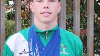 Luis Domínguez posa con sus medallas.