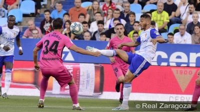 Una imagen del encuentro ante el Málaga que se está disputando en La Romareda.