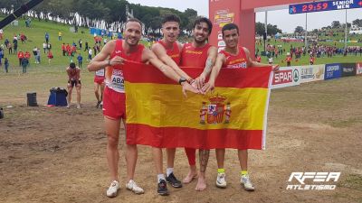Toni Abadía y Carlos Mayo celebran el bronce por equipos logrado en Lisboa.