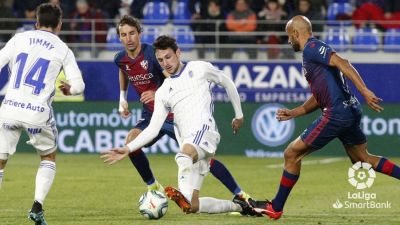 Mosquera y Rico son la referencia induscutible de la SD Huesca en el centro del campo.