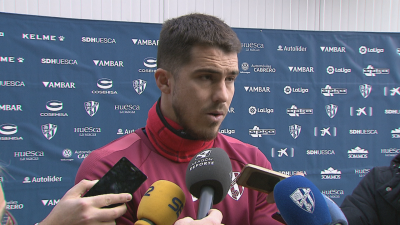 Rubén Yáñez atiende a la prensa en el entrenamiento de este jueves.
