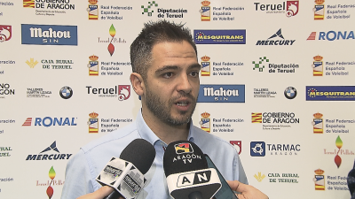 Rivera atendió a la prensa al terminar el partido contra Melilla.