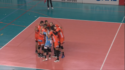 El CV Teruel durante el partido. Foto: RFEVB.