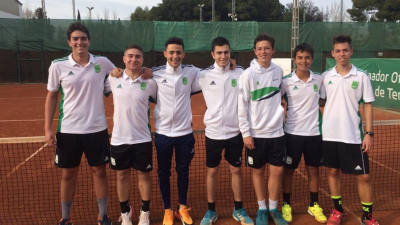 Equipo masculino júnior de tenis del Stadium Casablanca.