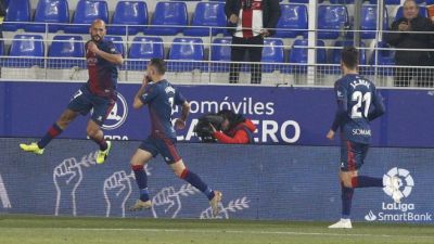 La SD Huesca durante un partido. Foto: La Liga.