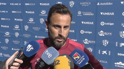 El lateral derecho en rueda de prensa.