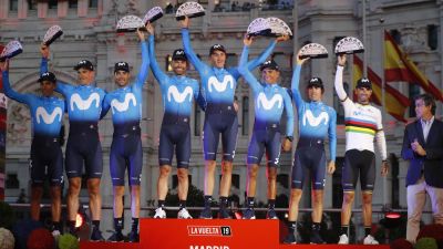 Jorge Arcas, tercero por la izquierda, participó en la última edición de la Vuelta.