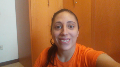 Sara Pérez muestra el material con el que trabaja en casa.