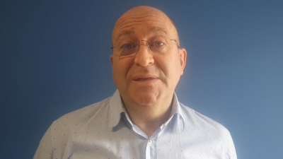 El presidente de Fútbol Emotion Zaragoza, José Ramón Moreno, valora en Aragón Deporte la propuesta de la Real Federación Española de Fútbol como “coherente y lógica para la situación”. Basa su criterio en que “preserva la salud de los deportistas y en que son muchos clubes afectados, también de los aficionados”. Por eso considera un acierto que se “está pensando lo primero en el plano sanitario”. En la cuestión deportiva, el presidente de Sala 10 considera que “lo más justo es que no hubiera descensos y sin embargo que se respeten los ascensos aunque haya competiciones con más equipos”. Para Moreno, la solución podría ser más adelante cuando “ya se cuadrarán calendarios”. “También habría más tiempo ahora para programar la siguiente temporada”, finaliza.