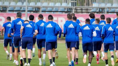 Víctor Fernández se lleva a 21 jugadores a Lugo