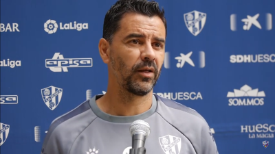 Míchel Sánchez durante la rueda de prensa. Foto: SD Huesca.