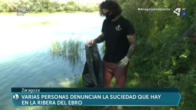 Suciedad en la ribera del Ebro