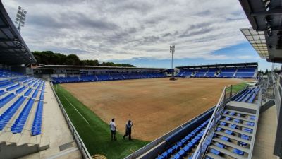Imagen de la remodelación del césped de El Alcoraz