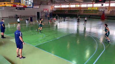 Imagen de la primera sesión de trabajo del equipo de Liga Femenina 2 de Stadium Casablanca.