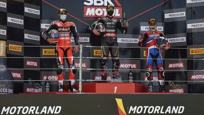 Imagen del podio de Jonathan Rea