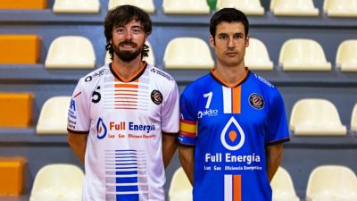 Nano Modrego y Muniesa posan con las nuevas equipaciones
