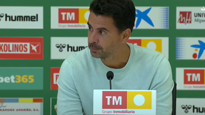 Míchel, durante su comparecencia en el Martínez Valero de Elche.