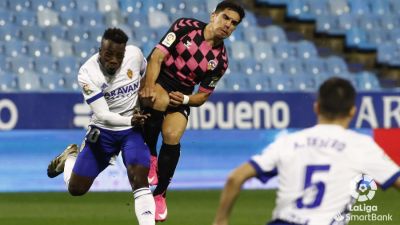 Jannick disputando un balón durante el partido