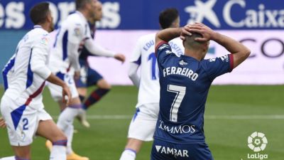 David ferreiro se lamenta tras una acción del encuentro.