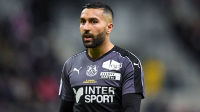 Saman Ghoddos, con la camiseta del Amiens.