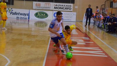 Fútbol Emotion Zaragzoa alarga su buena racha de resultados.