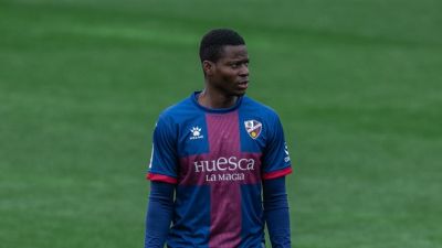 Doumbia durante un entrenamiento con la SD Huesca