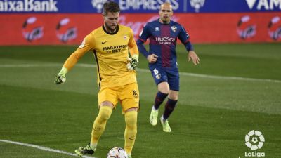 La SD Huesca busca su primera victoria del curso ante el Sevilla.