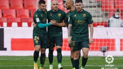 La SD Huesca durante el partido. Foto: LaLiga.