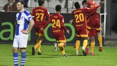 Los jugadores del Real Zaragoza celebran el segundo gol de anoche