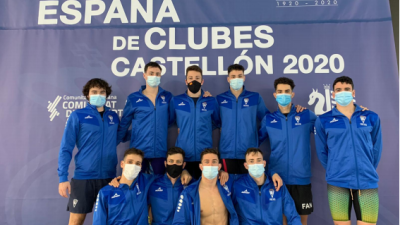 Los integrantes del equipo masculino de natación en la Copa de España de Clubes