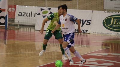 Javi Alonso, en un duelo reciente de esta temporada.
